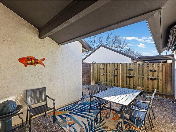 3rd image of 12758 Overbrook Rd