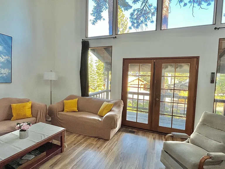 163 Skyland Way — Photo 2