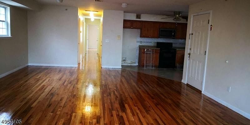 1st image of 88 W Kinney St Floor 2