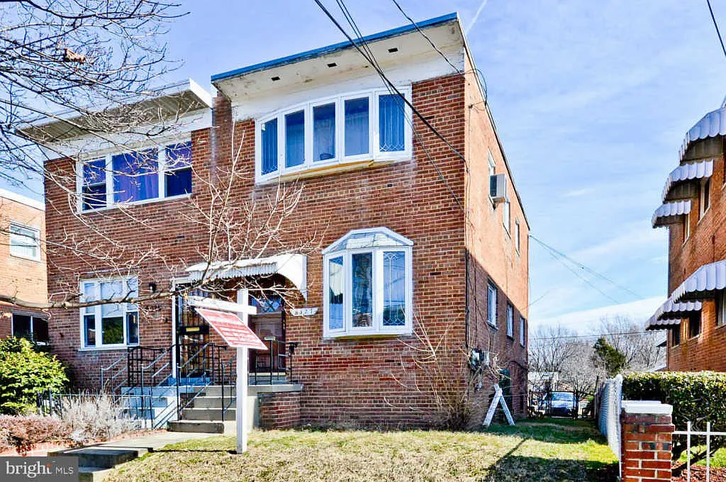 6327 N Capitol St NW photo 1