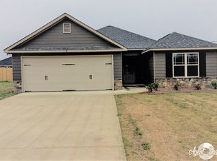 6 Wheatland Ct, Fort Mitchell, AL 36856