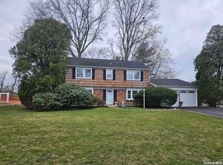 46 Hopewell Dr, Stony Brook, NY 11790