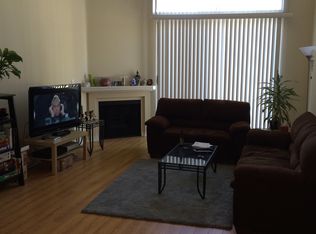 22859 Del Valle St APT 301, Woodland Hills, CA 91364