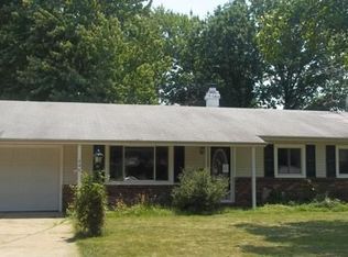 6481 Fairfax Dr, Mentor, OH 44060