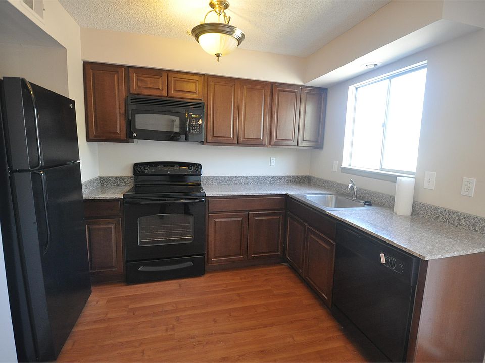 2nd image of 7101 NW Winter Ave