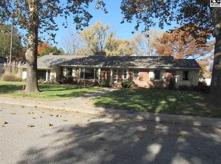 4 Whitmore Rd, Hutchinson, KS 67502