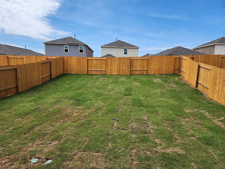 1411 Butler Ave — Photo 21