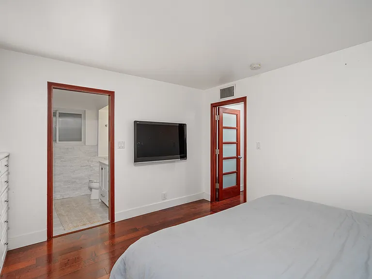 10013 Westwanda Dr — Photo 14