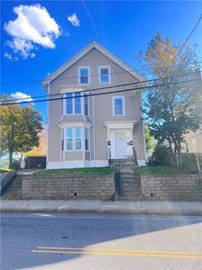 390 Weeden St, Pawtucket, RI, 02860