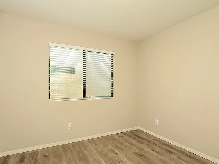 4855 S 4th Ave — Photo 12