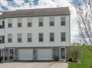 1074 Hearthridge Ln, York, PA