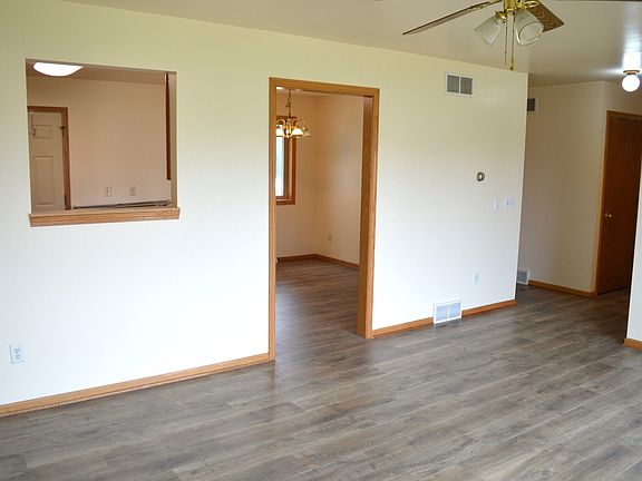 3rd image of 1123 Union Rd