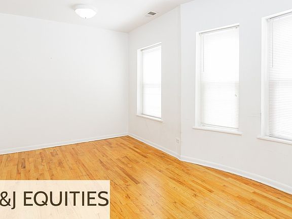 4th image of 4501-4515 N Malden St #4509-3B