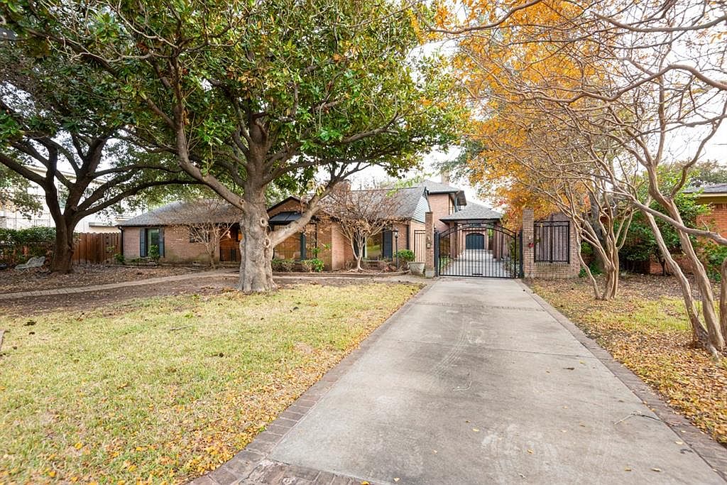 BALES⭐︎ 7138 Hollow Cedar Dr, Houston, TX 77049 | Zillow