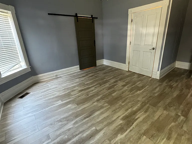 27 Ashland Ave — Photo 12
