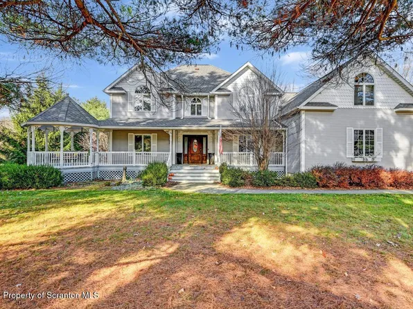 102 Waverly Rd, Dalton, PA 18414