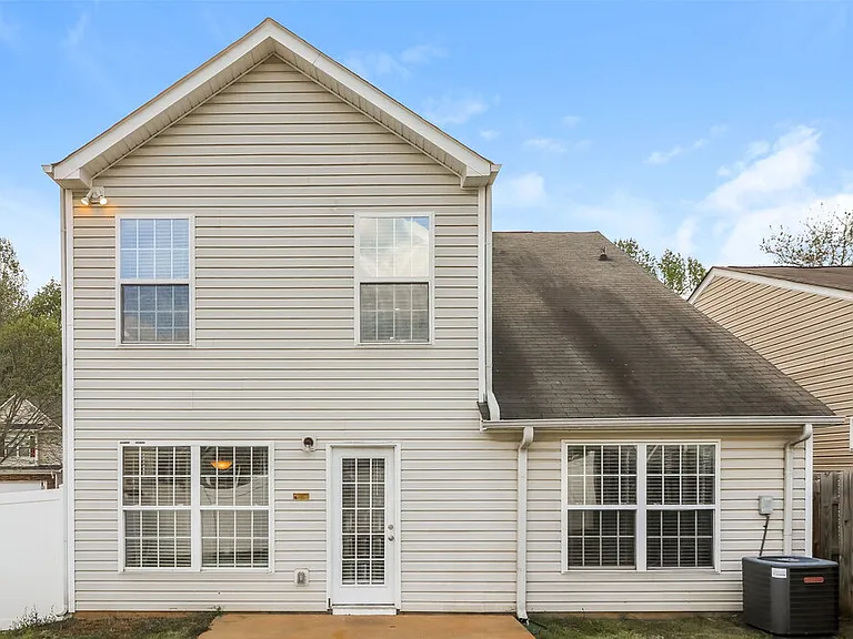 320 Arrowhead Dr — Photo 17