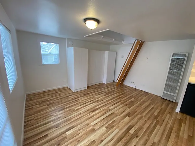 246 Locust St — Photo 3
