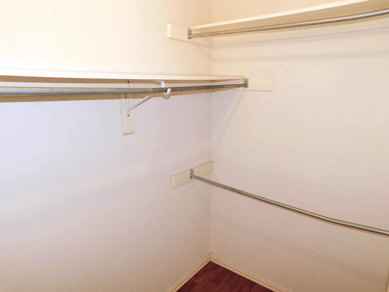 1 bed, 1.5 bath, 900 sqft, $1,175 — Photo 3