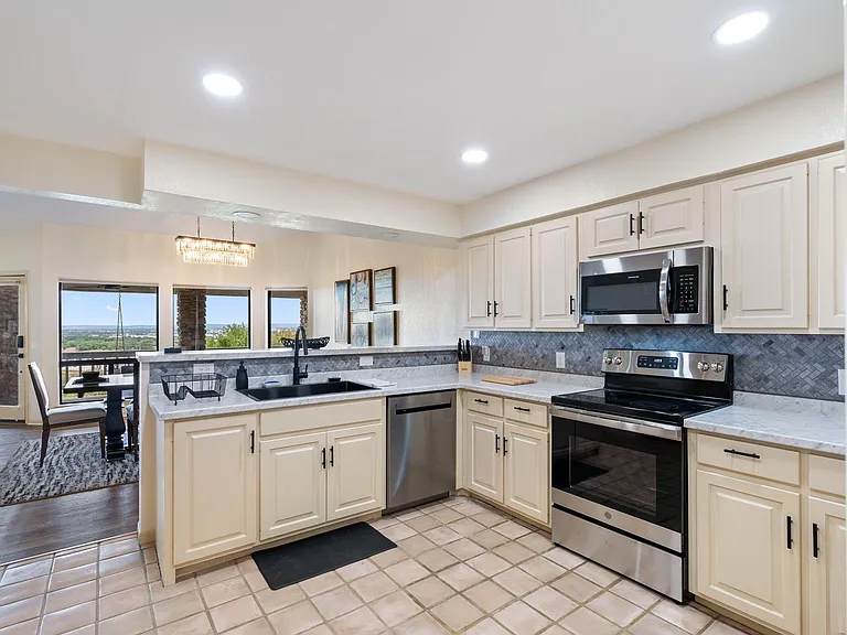 310 Dogie Dr #A — Photo 12