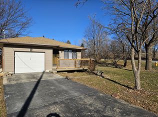 32 Virginia Hills Rd, Council Bluffs, IA 51503