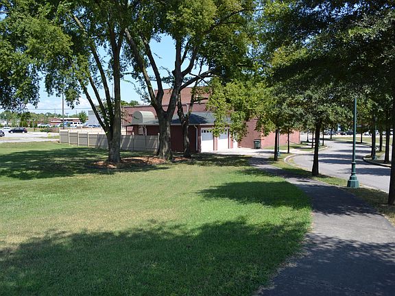 3rd image of 1635 Rossville Ave