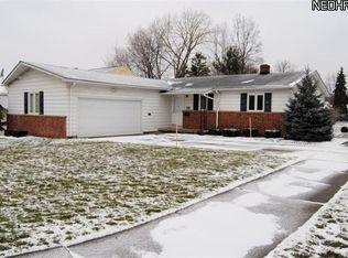 4645 W Farnhurst Rd, South Euclid, OH 44121