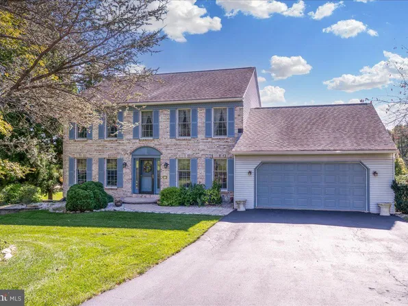 5 Woodhelven Ct, Newark, DE 19711