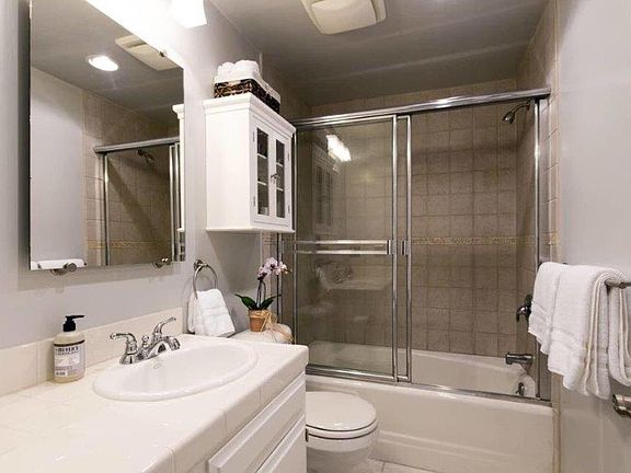 3rd image of 11820 Mayfield Ave APT 103