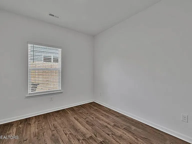 12301 Manhattan Ln — Photo 12