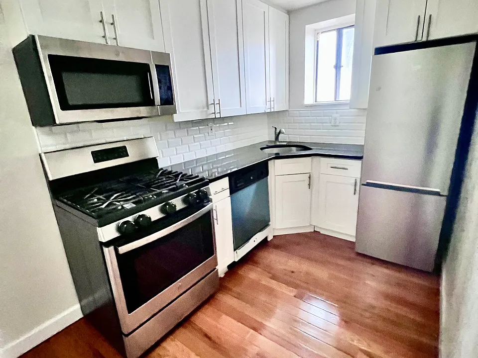 140-16 34th Ave #1114