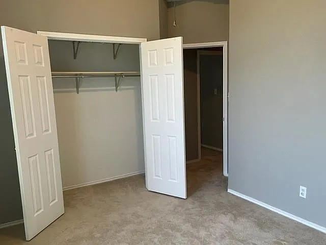 4 bed, 2268 sqft, $2,700 — Photo 2