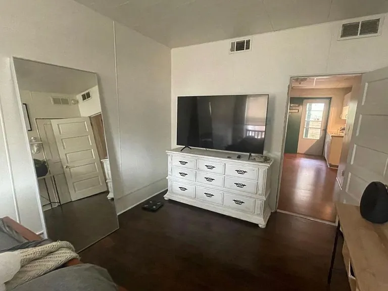 3008 Paulowna Street — Photo 10