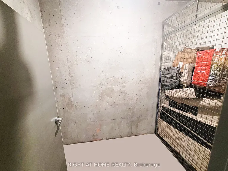 300 Alex Gardner Cir #47 — Photo 32