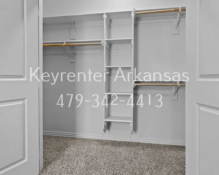 1434 N Oakland Ave — Photo 19
