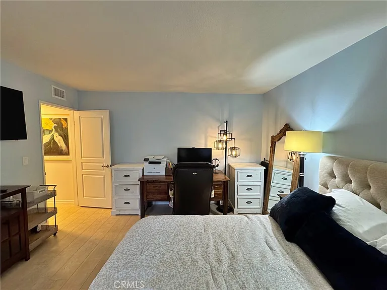 230 S Catalina Ave #203 — Photo 38