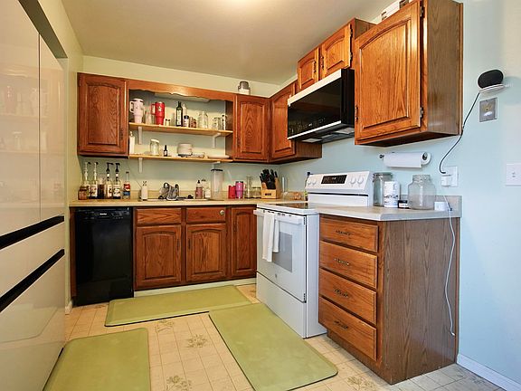 2nd image of 1534 Cody Avenue