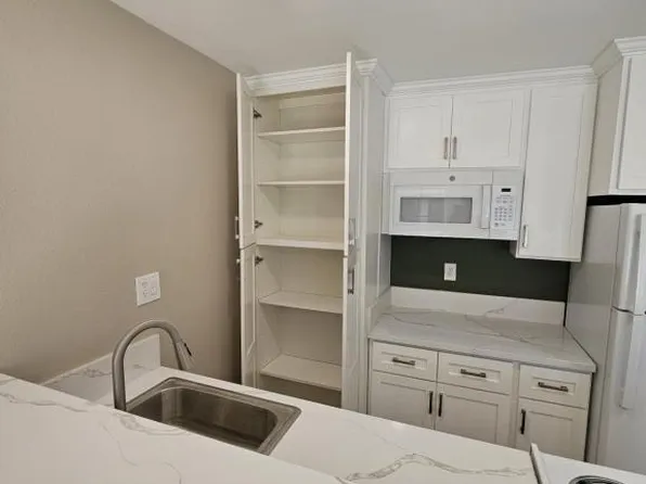 7041 Pickering Ave APT 9, Whittier, CA 90602