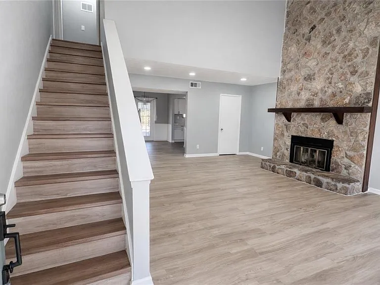 5145 Paisley Ct NW — Photo 2