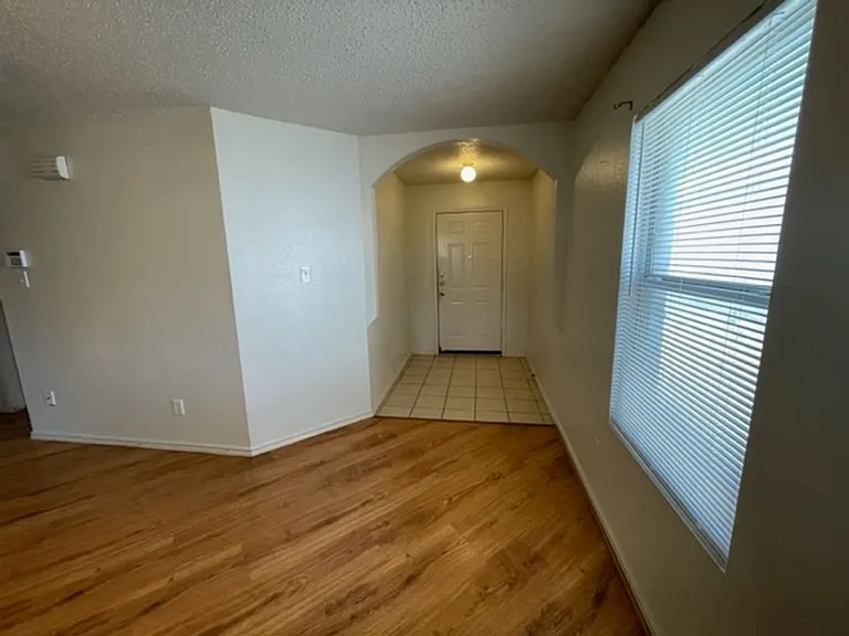 5413 Emmeryville Ln — Photo 2