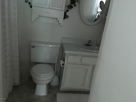 5th image of 318 W Lake Dr