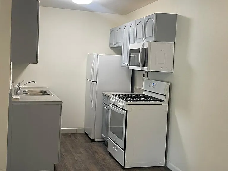 866 Crimson Ct #1-105 — Photo 6