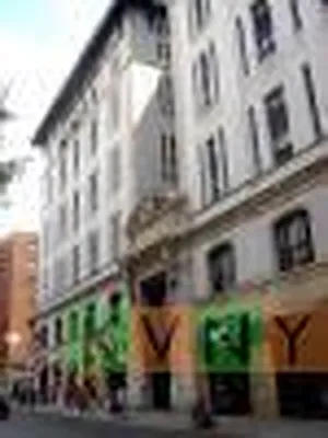 Rented by KVNY Soho | media 7