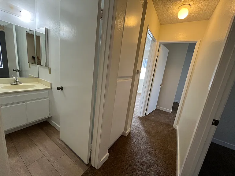 616 Summerwood Ln #1 — Photo 8