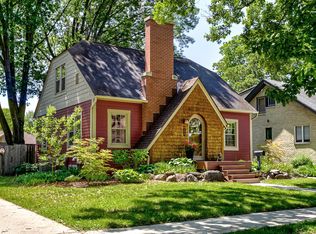 924 9th St, Ames, IA 50010