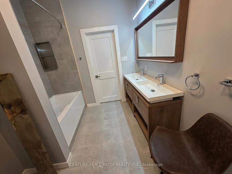 82 Albert St N #2 — Photo 8