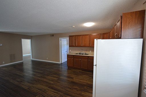 4th image of 2925 Stewart Ave APT 1