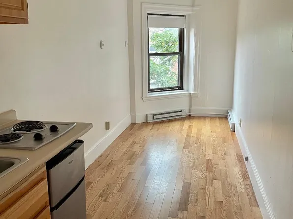 1061 Beacon St, Brookline, MA