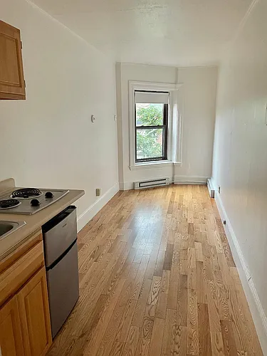 1061 Beacon St Photo 1