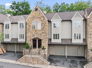 53 Daria Ln, Berkeley Heights, NJ 07922